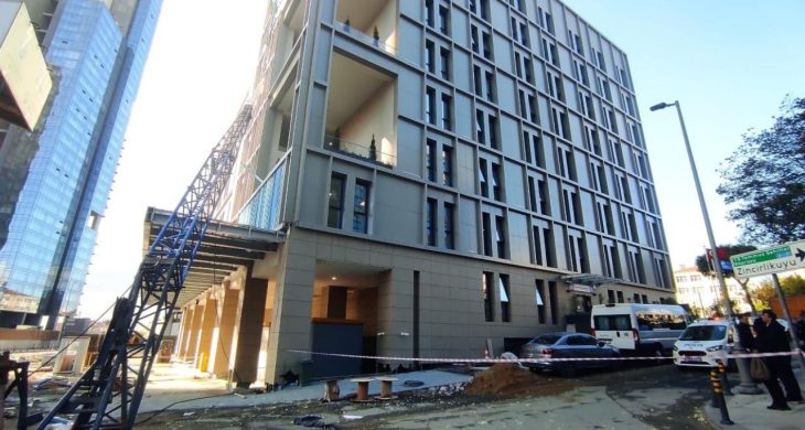 İstanbul Şişli’de kız öğrenci yurduna vinç devrildi