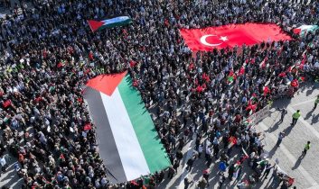 İstanbul’da Filistin’e destek yürüyüşü için vatandaşlar Galata Köprüsü’nde buluşuyor