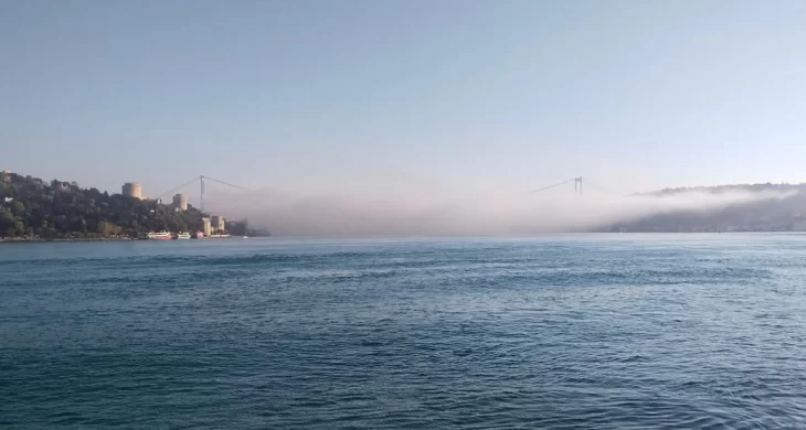 İstanbul’da yoğun sis: Vapur seferleri iptal edildi