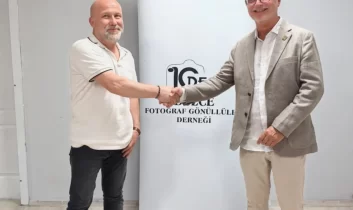 İtalyan Fotoğrafçı Claudio Calosi Düzce Fotoğraf Gönüllüleri Derneği’nde ağırlandı