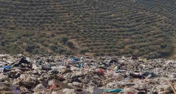 İzmir’de biriken çöpler yangın riskini artırıyor