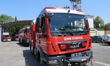 İzmir Buca’da orman yangını