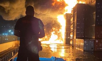 Aliağa Nemport Limanı’nda konteyner yangını