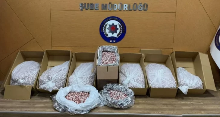 İzmir’de 356 bin uyuşturucu hap ele geçirildi