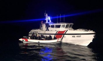 İzmir’de 99 düzensiz göçmen yakalandı