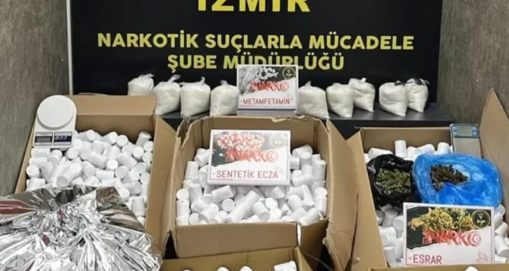 İzmir’de dev operasyon: 366 bin uyuşturucu hap ele geçirildi