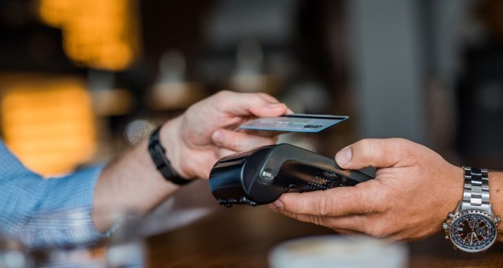 İzmir’de ortalama her yetişkinin üzerinde 100 bin lira borç var!