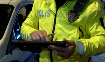 İzmir’de polisten kaçan sürücüye 506 bin lira para cezası