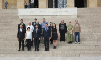 Jeoloji Mühendisleri Odası Yönetimi Anıtkabir’i ziyaret etti