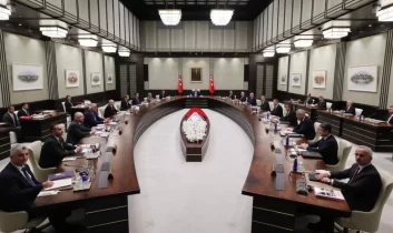 Kabinede gözler Orta Doğu ve ekonomi gündeminde