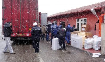 Kargo Tır’ında  Kaçak Sigara Çıktı