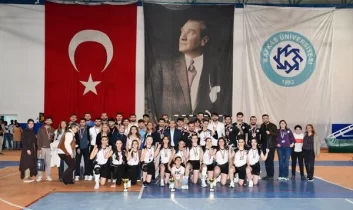 Kafkas Üniversitesi Geleneksel Spor Şenliği, ödül töreniyle taçlandırıldı