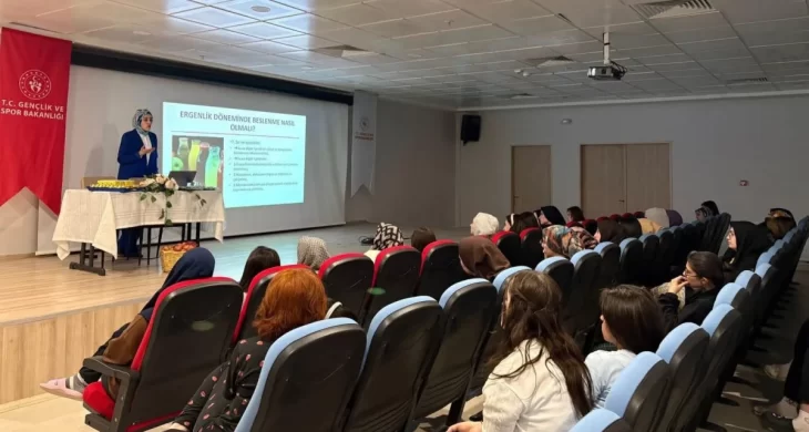 Kağızmanlı Hıfzı Yurdu’nda “Sağlıklı ve Dengeli Beslenme” konferansı