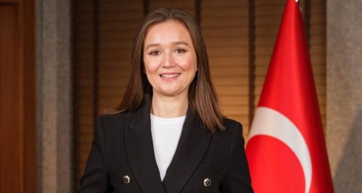 Kanser tedavisi gören Şehzadeler Belediye Başkanı Gülşah Durbay hayatını kaybetti