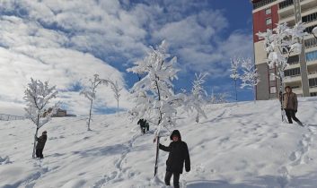 Kar yağışı nedeniyle bazı illerde okullar tatil edildi