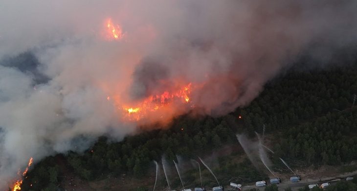 Karabük’te orman yangını 2. gününde: 4 mahalle ve 1 köy tahliye edildi