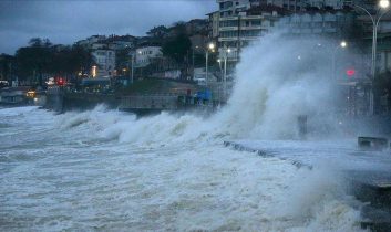 Meteorolojiden Karadeniz, Marmara ve Ege için fırtına uyarısı