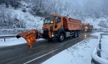 Kar nedeniyle kapanan Sivas–Kayseri kara yolu yeniden ulaşıma açıldı