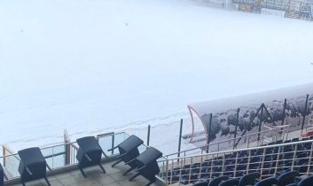 Yoğun kar maçı iptal ettirdi