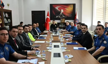 Kars Emniyeti’nde genel değerlendirme ve bilgilendirme toplantısı gerçekleştirildi