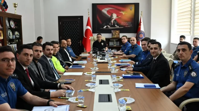 Kars Emniyeti’nde genel değerlendirme ve bilgilendirme toplantısı gerçekleştirildi