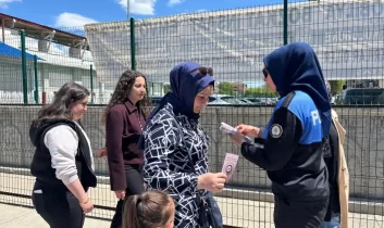 Kars Emniyeti’nden öğrencilere ve vatandaşlara güvenlik bilgilendirmesi