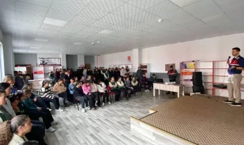 Kars jandarmasından öğrenci ve öğretmenlere siber güvenlik eğitimi