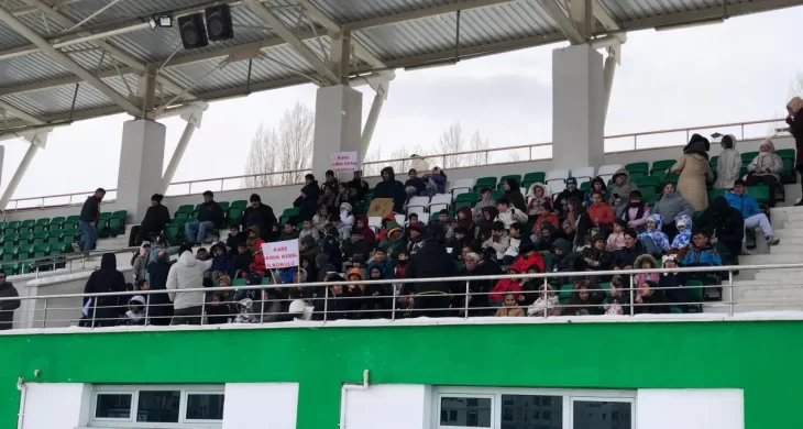 Kars Namık Kemal İlköğretim Okulu öğrencilerinden Kars 36 Spor’a büyük destek