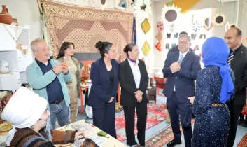 Kars Valisi Ziya Polat, “7 Bölge, Tek Ruh” sergisinin açılışını yaptı