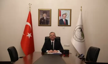 Kars Valisi Ziya Polat: “Ramazan Bayramımız mübarek olsun.”