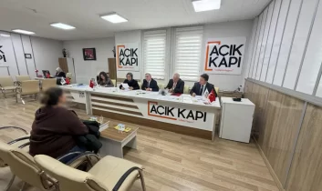 Kars Valisi Ziya Polat, vatandaşların talep ve sorunlarını dinledi