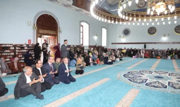 Kars Valisi Ziya Polat, Yaz Kur’an Kursu Kapanış Programına Katıldı