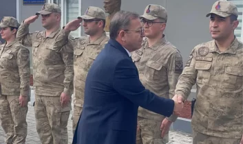 Kars Valisi Ziya Polat’tan jandarmaya ziyaret