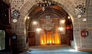 Kars’ın 329 yıllık tarihî mirası: Ali Ağa Camii geçmişten günümüze uzanıyor
