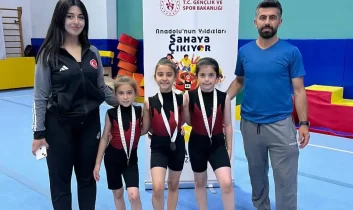 Karslı jimnastikçilerden başarı: Yarı finale yükseldiler