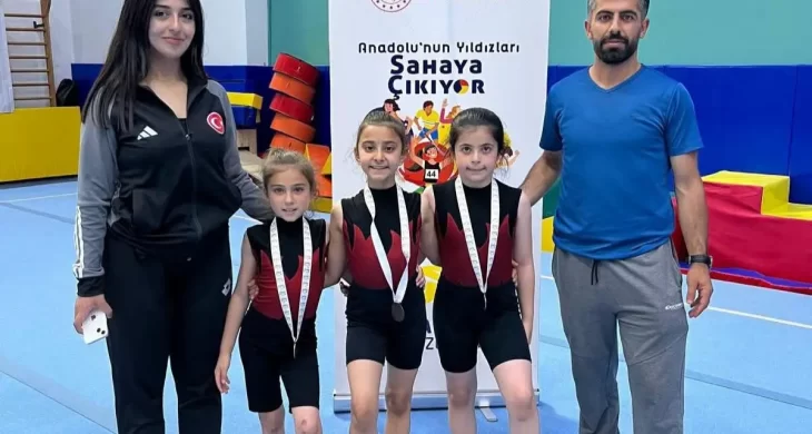 Karslı jimnastikçilerden başarı: Yarı finale yükseldiler