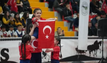 Kars’ta 19 Mayıs birlik, beraberlik ve gençlik enerjisiyle hafızalara kazındı