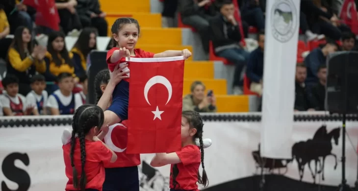 Kars’ta 19 Mayıs birlik, beraberlik ve gençlik enerjisiyle hafızalara kazındı