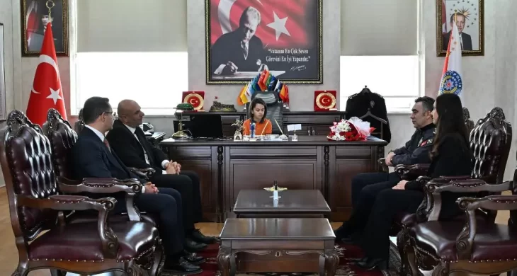 Kars’ta 23 Nisan coşkusu: Minik kardelen makamı devraldı