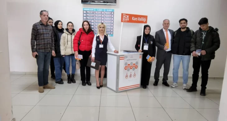 Kars’ta “Açık Kapı” üniversite öğrencileriyle buluştu: Talepler yerinde dinleniyor