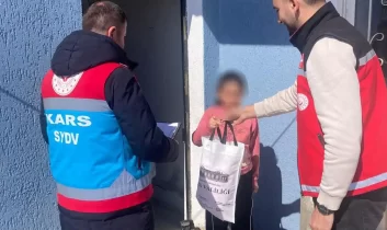 Kars’ta Bayram Sevinci Çocukların Yüzünde: “Çocuk Gülerse, Dünya Güler”