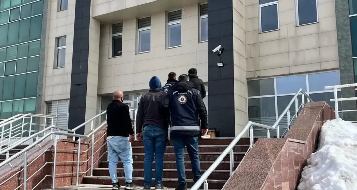 Kars’ta göçmen kaçakçılığı operasyonu