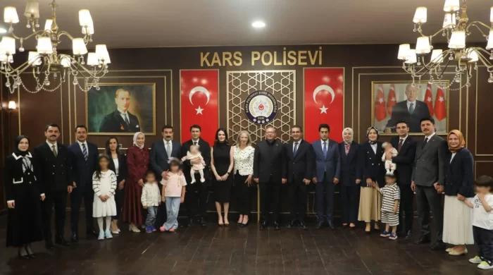 Kars’ta görev yeri değişen mülki idare amirlerine veda programı