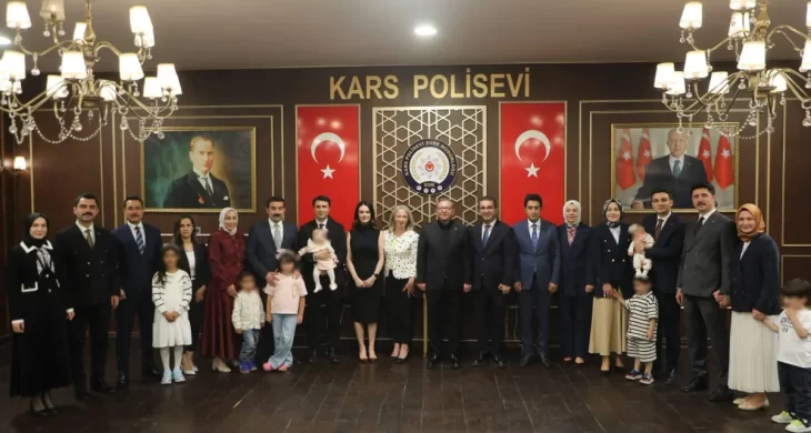 Kars’ta görev yeri değişen mülki idare amirlerine veda programı