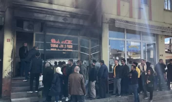 Kars’ta lavaş fırınlarında arefe günü yoğunluğu