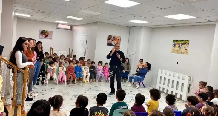 Kars’ta miniklere polislik tanıtıldı: Hem öğrendiler hem eğlendiler
