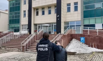 Kars’ta narkotik operasyonu: sokak satıcısına tutuklama