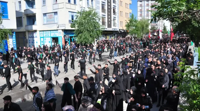 Kars’ta Hz.Hüseyin ve Kerbela iehitlerini anıldı