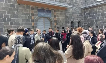 Kars’ta Turizm Haftası etkinlikleri: Üniversite öğrencileri tarihle buluştu