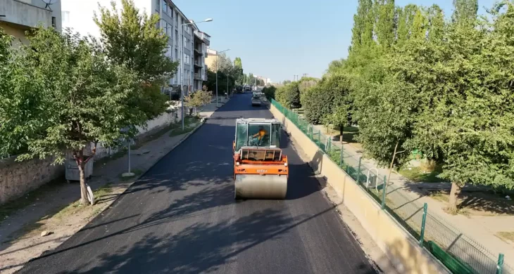 Kars’ta yol çalışmaları sürüyor